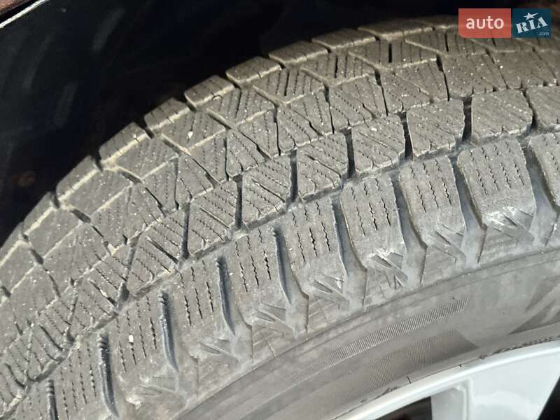 Позашляховик / Кросовер Toyota Venza 2014 в Вінниці