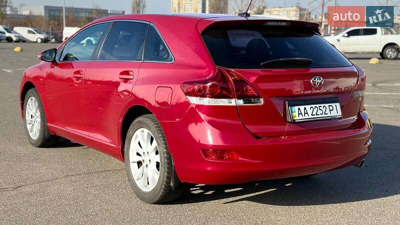 Позашляховик / Кросовер Toyota Venza 2013 в Києві