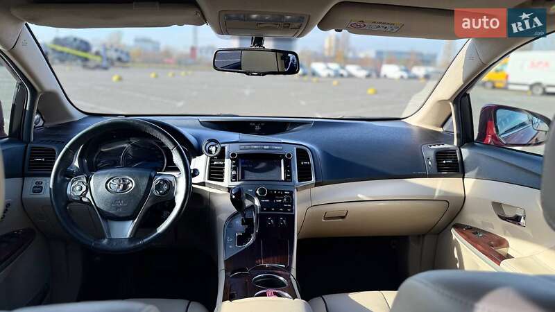 Позашляховик / Кросовер Toyota Venza 2013 в Києві