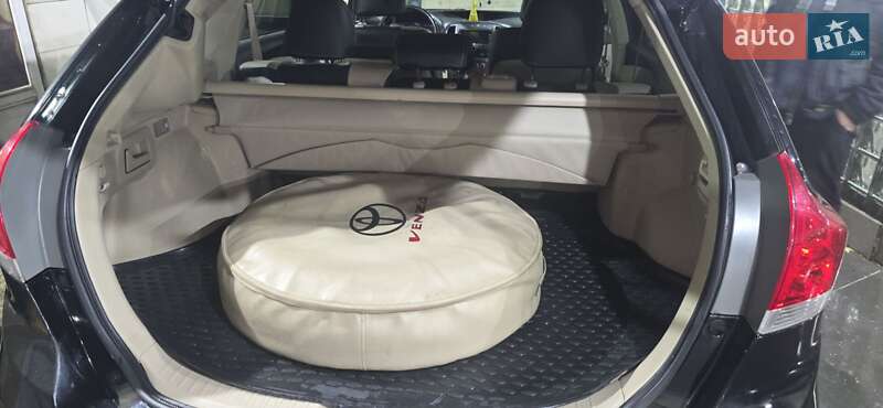 Позашляховик / Кросовер Toyota Venza 2010 в Києві