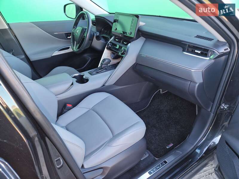 Внедорожник / Кроссовер Toyota Venza 2022 в Киеве