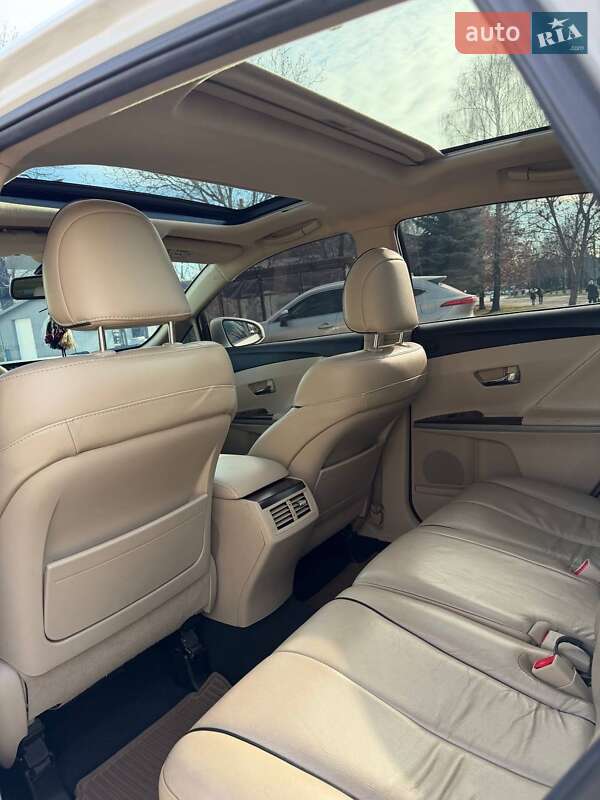 Внедорожник / Кроссовер Toyota Venza 2013 в Подольске