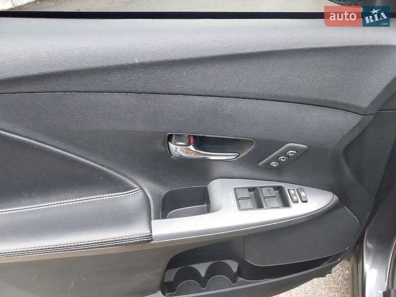 Внедорожник / Кроссовер Toyota Venza 2013 в Петропавловской Борщаговке