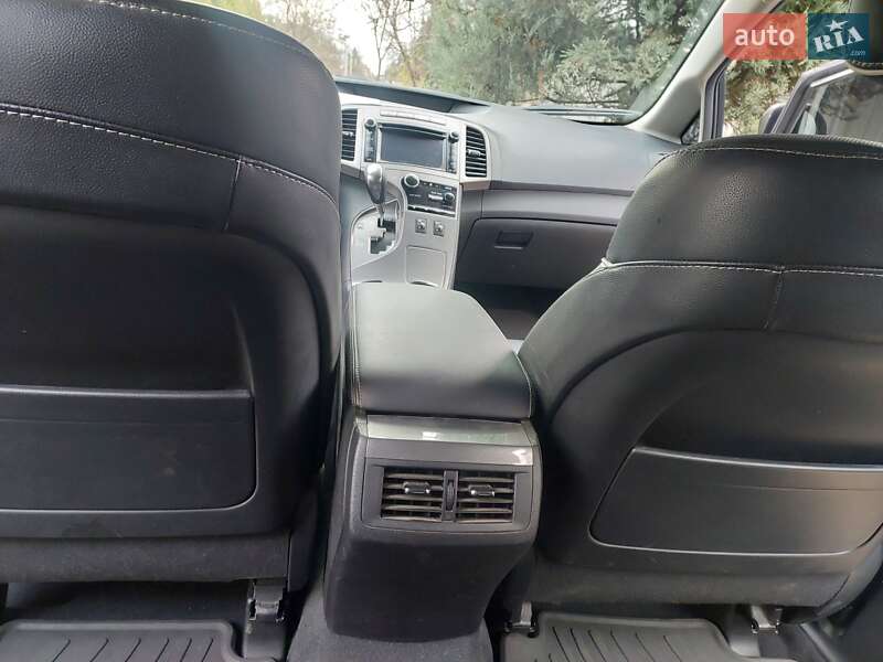 Внедорожник / Кроссовер Toyota Venza 2013 в Петропавловской Борщаговке