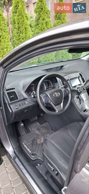 Позашляховик / Кросовер Toyota Venza 2015 в Одесі