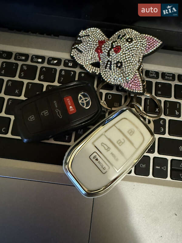 Позашляховик / Кросовер Toyota Venza 2022 в Харкові