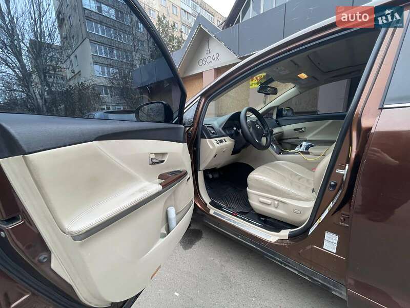 Внедорожник / Кроссовер Toyota Venza 2011 в Николаеве