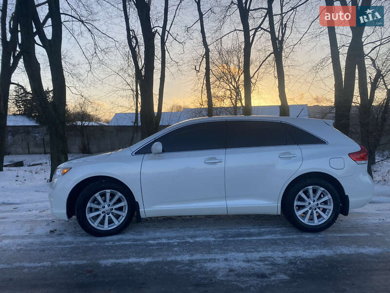 Позашляховик / Кросовер Toyota Venza 2011 в Краснограді