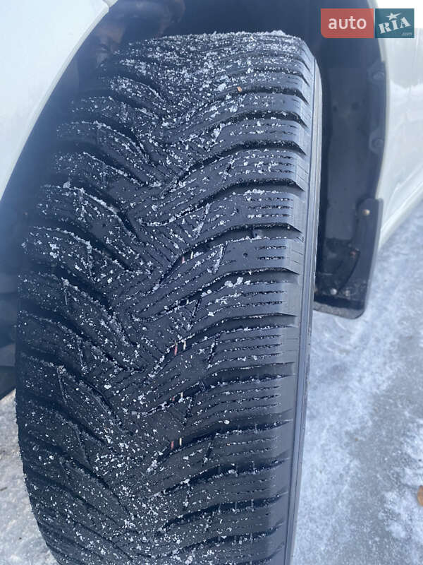 Позашляховик / Кросовер Toyota Venza 2011 в Краснограді