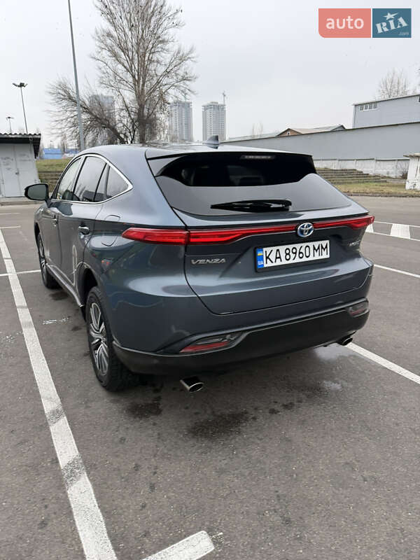 Позашляховик / Кросовер Toyota Venza 2021 в Києві