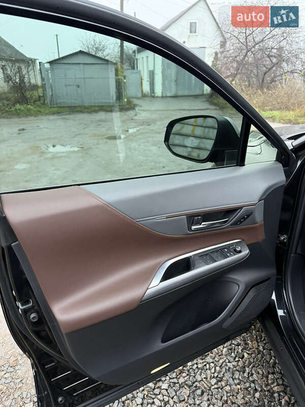 Позашляховик / Кросовер Toyota Venza 2022 в Фастові