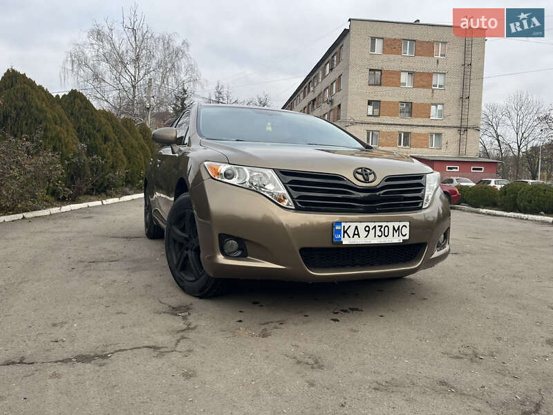 Позашляховик / Кросовер Toyota Venza 2011 в Ладижині