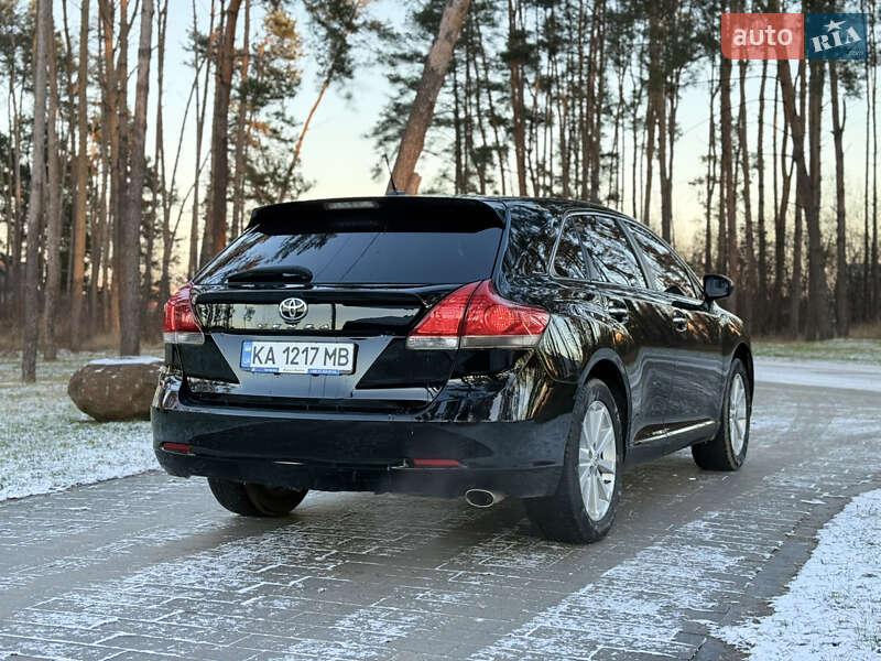 Позашляховик / Кросовер Toyota Venza 2011 в Житомирі