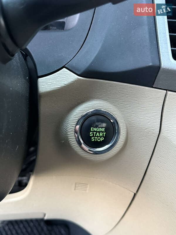 Позашляховик / Кросовер Toyota Venza 2011 в Житомирі