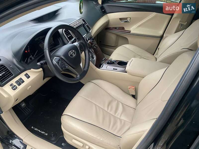 Позашляховик / Кросовер Toyota Venza 2013 в Вінниці