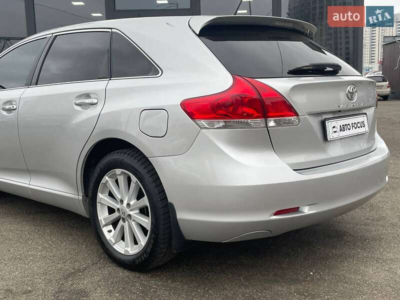 Позашляховик / Кросовер Toyota Venza 2011 в Києві