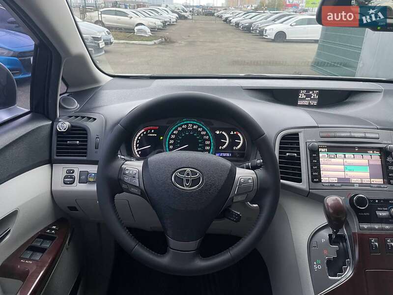 Позашляховик / Кросовер Toyota Venza 2011 в Києві