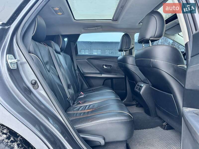 Внедорожник / Кроссовер Toyota Venza 2013 в Сумах