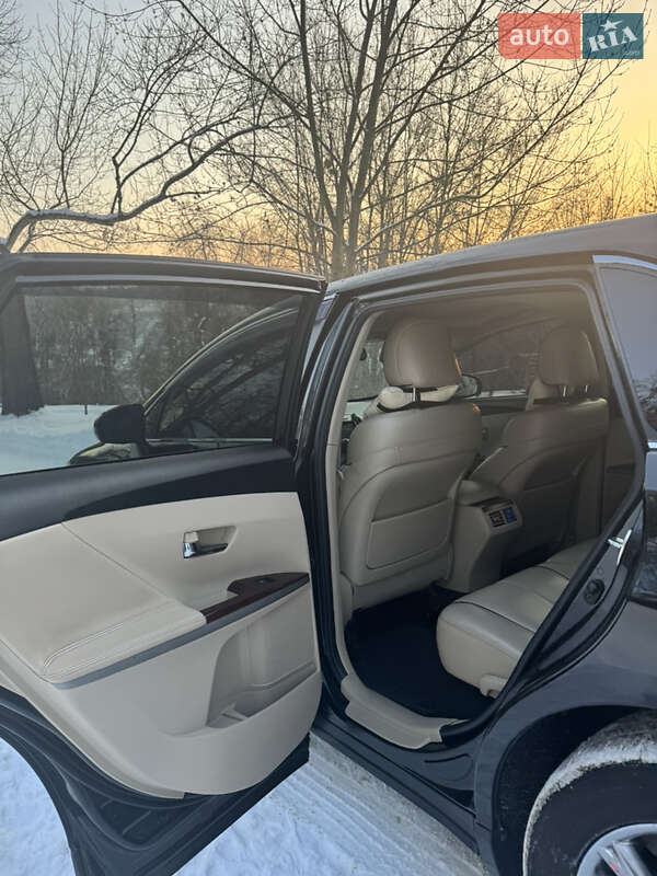 Внедорожник / Кроссовер Toyota Venza 2010 в Житомире