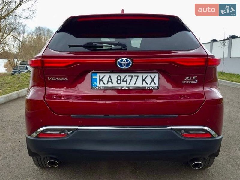 Внедорожник / Кроссовер Toyota Venza 2021 в Киеве