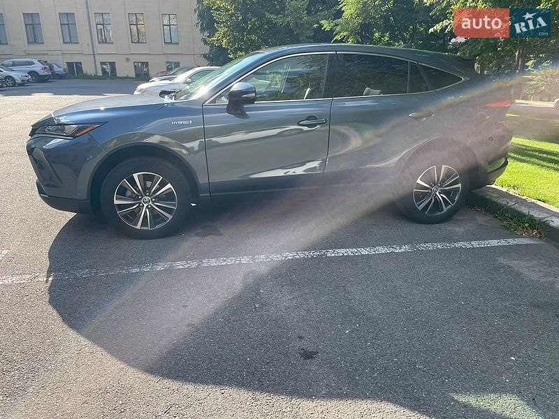 Внедорожник / Кроссовер Toyota Venza 2021 в Киеве
