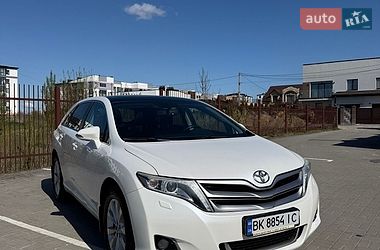 Позашляховик / Кросовер Toyota Venza 2014 в Рівному