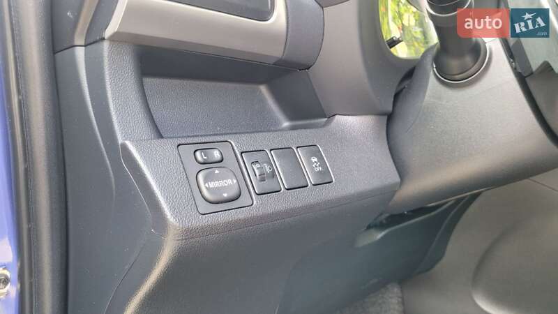 Мікровен Toyota Verso-S 2013 в Львові