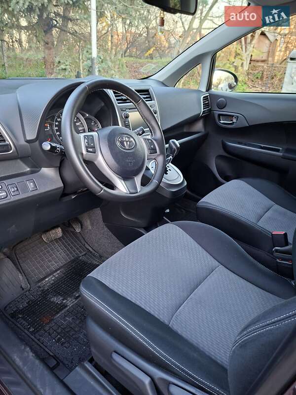Микровэн Toyota Verso-S 2014 в Ивано-Франковске