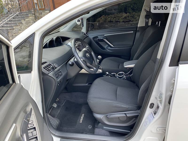 Мінівен Toyota Verso 2013 в Хмельницькому фото 27 Мінівен Toyota Verso 2013 в Хмельницькому