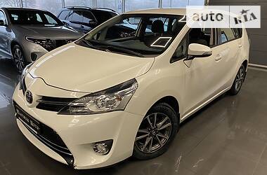 Хэтчбек Toyota Verso 2013 в Одессе