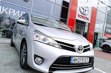 Минивэн Toyota Verso 2013 в Житомире