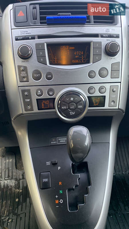 Мінівен Toyota Verso 2011 в Конотопі