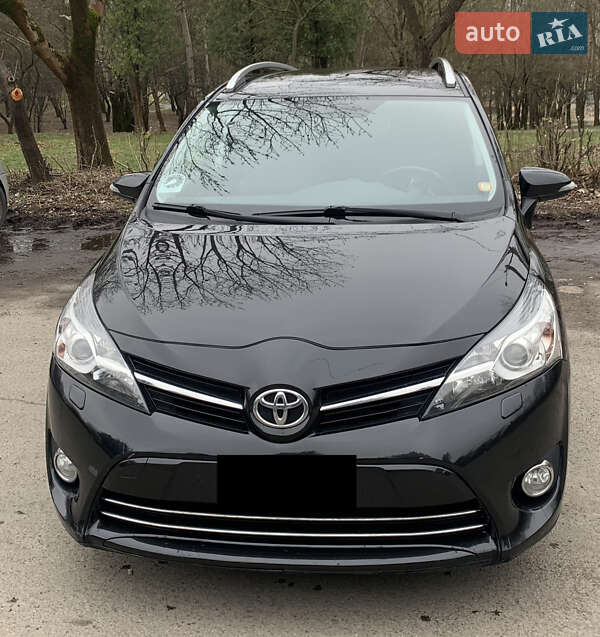 Минивэн Toyota Verso 2014 в Луцке