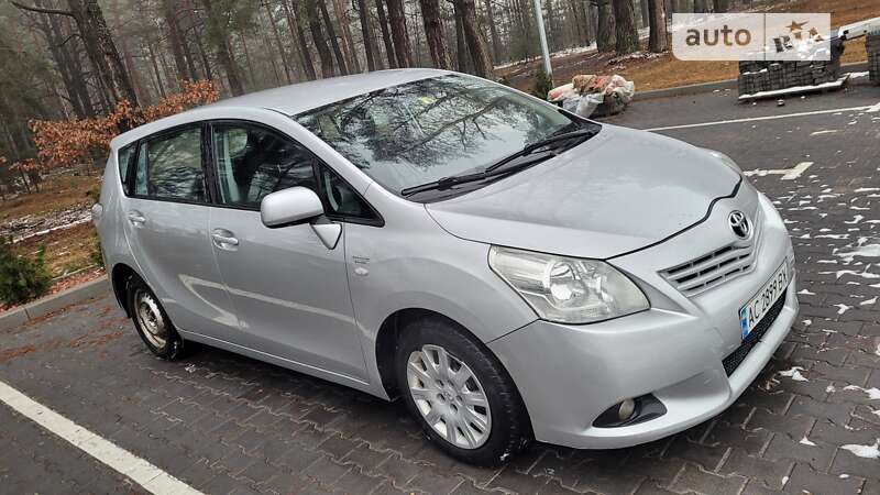 Мінівен Toyota Verso 2010 в Маневичах