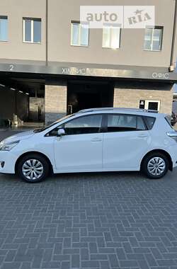 Минивэн Toyota Verso 2014 в Ровно