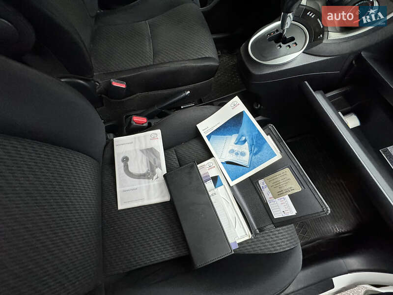 Мінівен Toyota Verso 2011 в Тернополі