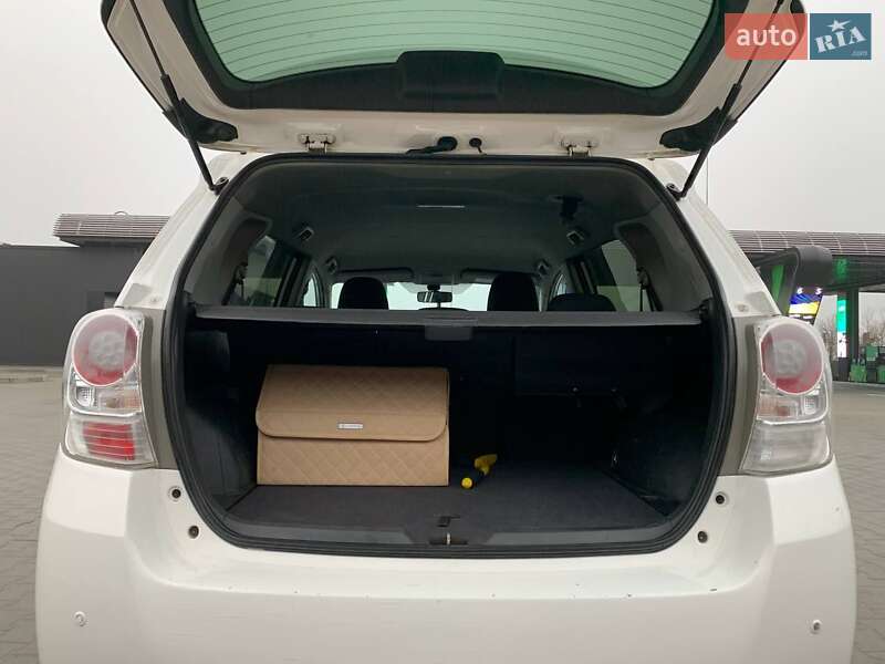 Мінівен Toyota Verso 2010 в Тернополі