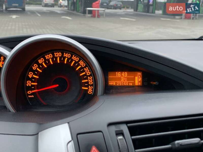 Мінівен Toyota Verso 2010 в Тернополі