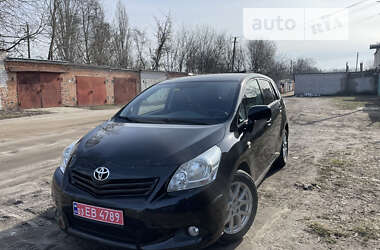 Мінівен Toyota Verso 2010 в Чернігові