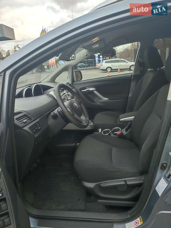 Минивэн Toyota Verso 2010 в Киеве