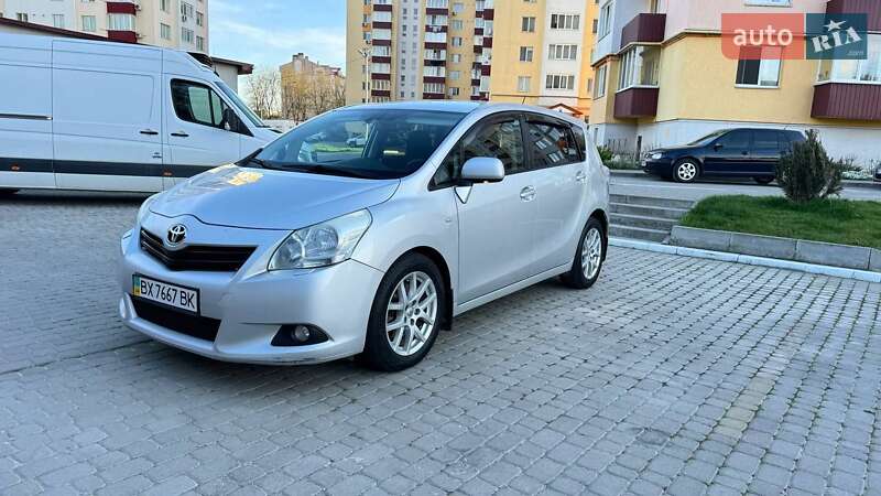 Минивэн Toyota Verso 2009 в Каменец-Подольском фото 2 Минивэн Toyota Verso 2009 в Каменец-Подольском