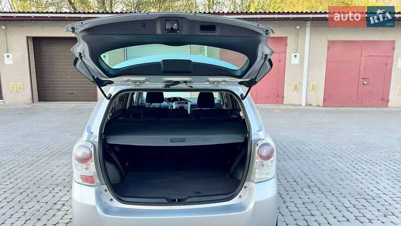 Минивэн Toyota Verso 2009 в Каменец-Подольском фото 15 Минивэн Toyota Verso 2009 в Каменец-Подольском