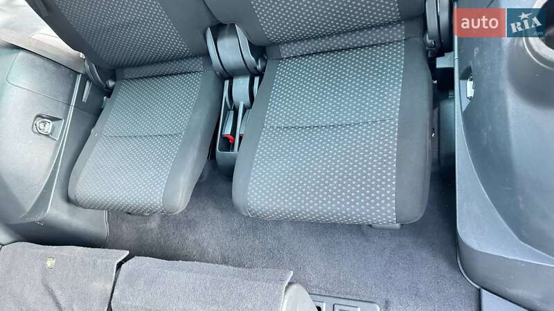 Минивэн Toyota Verso 2009 в Каменец-Подольском фото 33 Минивэн Toyota Verso 2009 в Каменец-Подольском