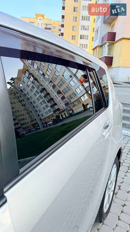 Минивэн Toyota Verso 2009 в Каменец-Подольском фото 56 Минивэн Toyota Verso 2009 в Каменец-Подольском