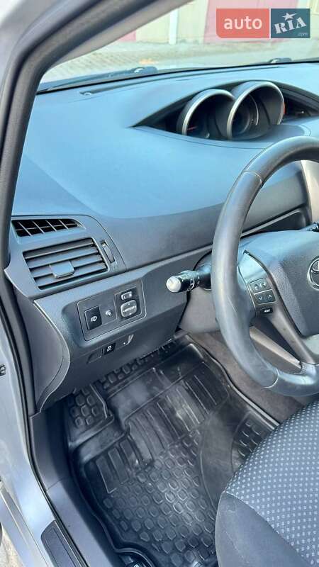 Минивэн Toyota Verso 2009 в Каменец-Подольском фото 73 Минивэн Toyota Verso 2009 в Каменец-Подольском