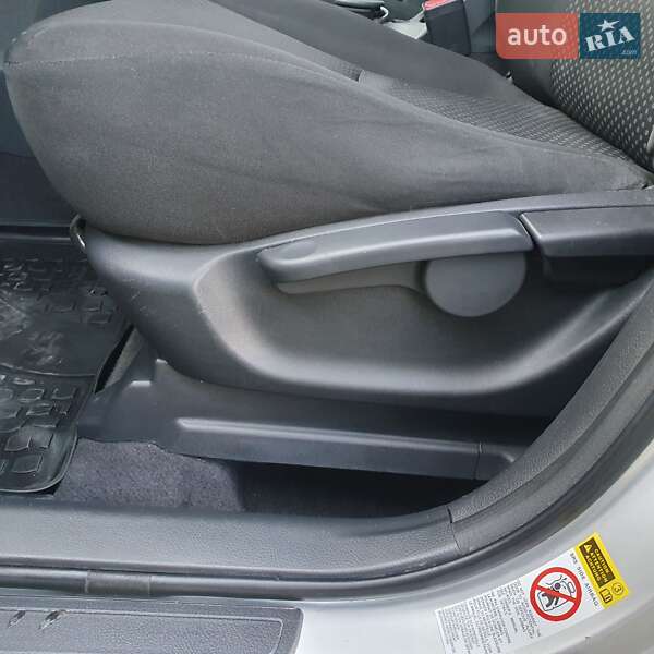 Минивэн Toyota Verso 2009 в Каменец-Подольском фото 94 Минивэн Toyota Verso 2009 в Каменец-Подольском