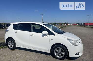 Мінівен Toyota Verso 2009 в 