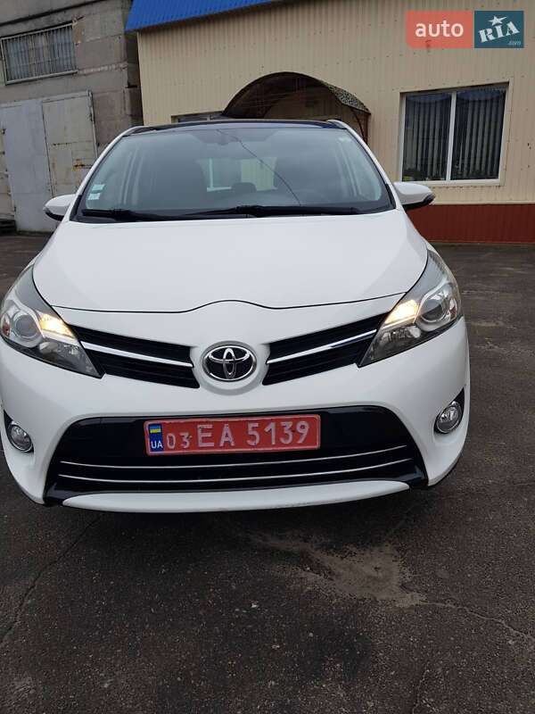 Минивэн Toyota Verso 2014 в Черкассах