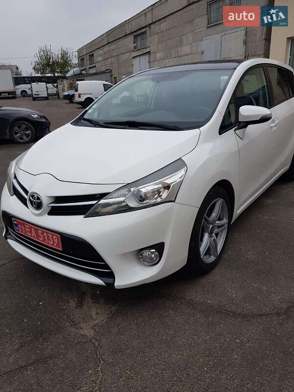 Минивэн Toyota Verso 2014 в Черкассах
