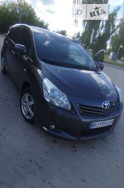 Минивэн Toyota Verso 2010 в Тернополе